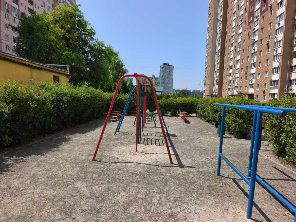 Продажа 3-комнатной квартиры 98.2 м², Здолбуновская ул., 13