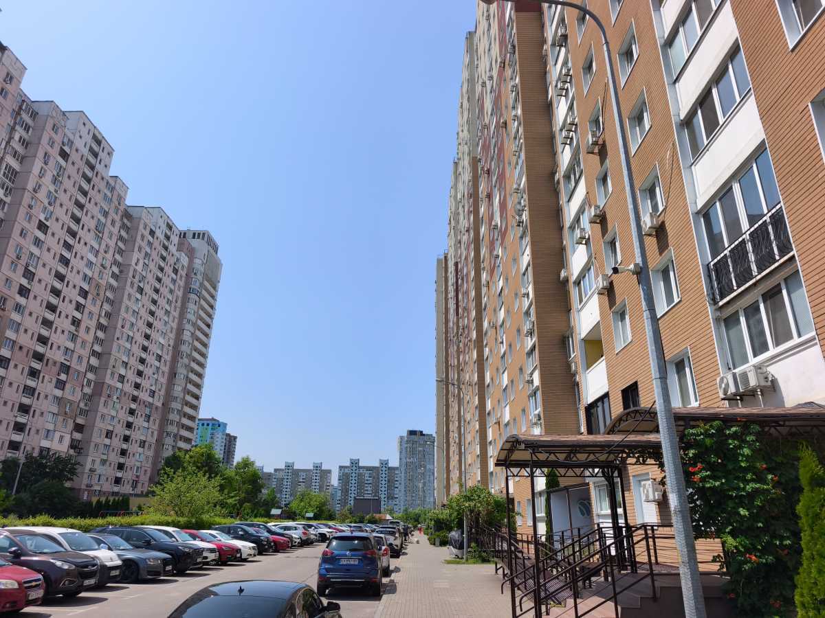 Продажа 3-комнатной квартиры 98.2 м², Здолбуновская ул., 13