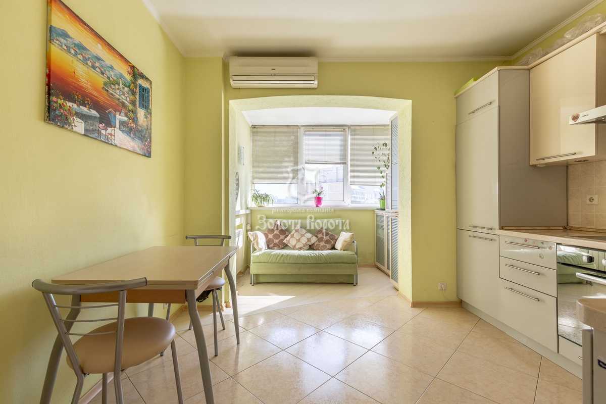 Продажа 1-комнатной квартиры 43 м², Михаила Донца ул., Драгоманова, 12а