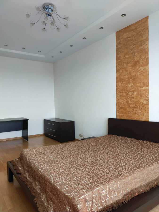 Аренда 1-комнатной квартиры 50 м², Екатерининская ул., 90