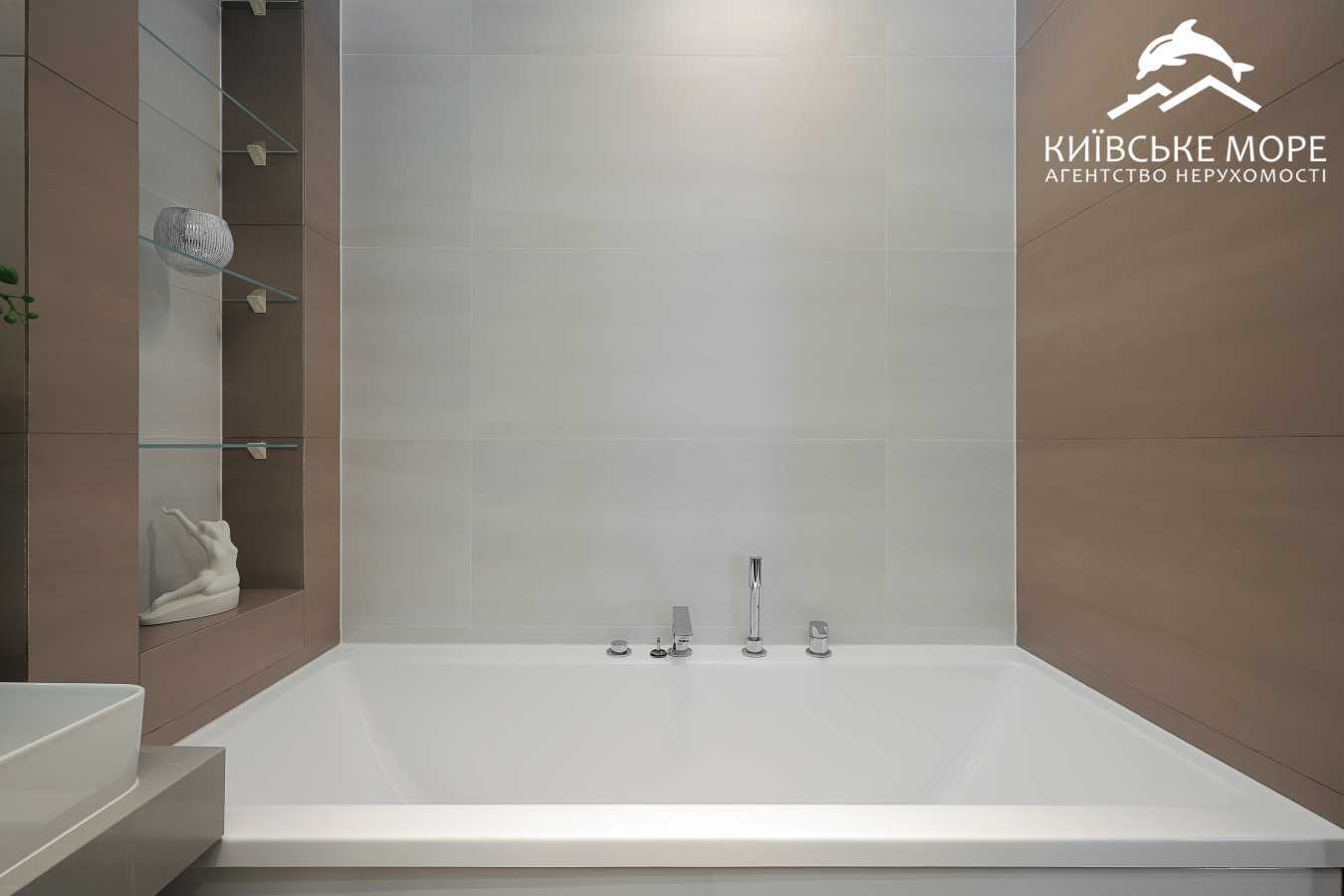 Продажа 5-комнатной квартиры 168 м², Воскресенская ул., 18