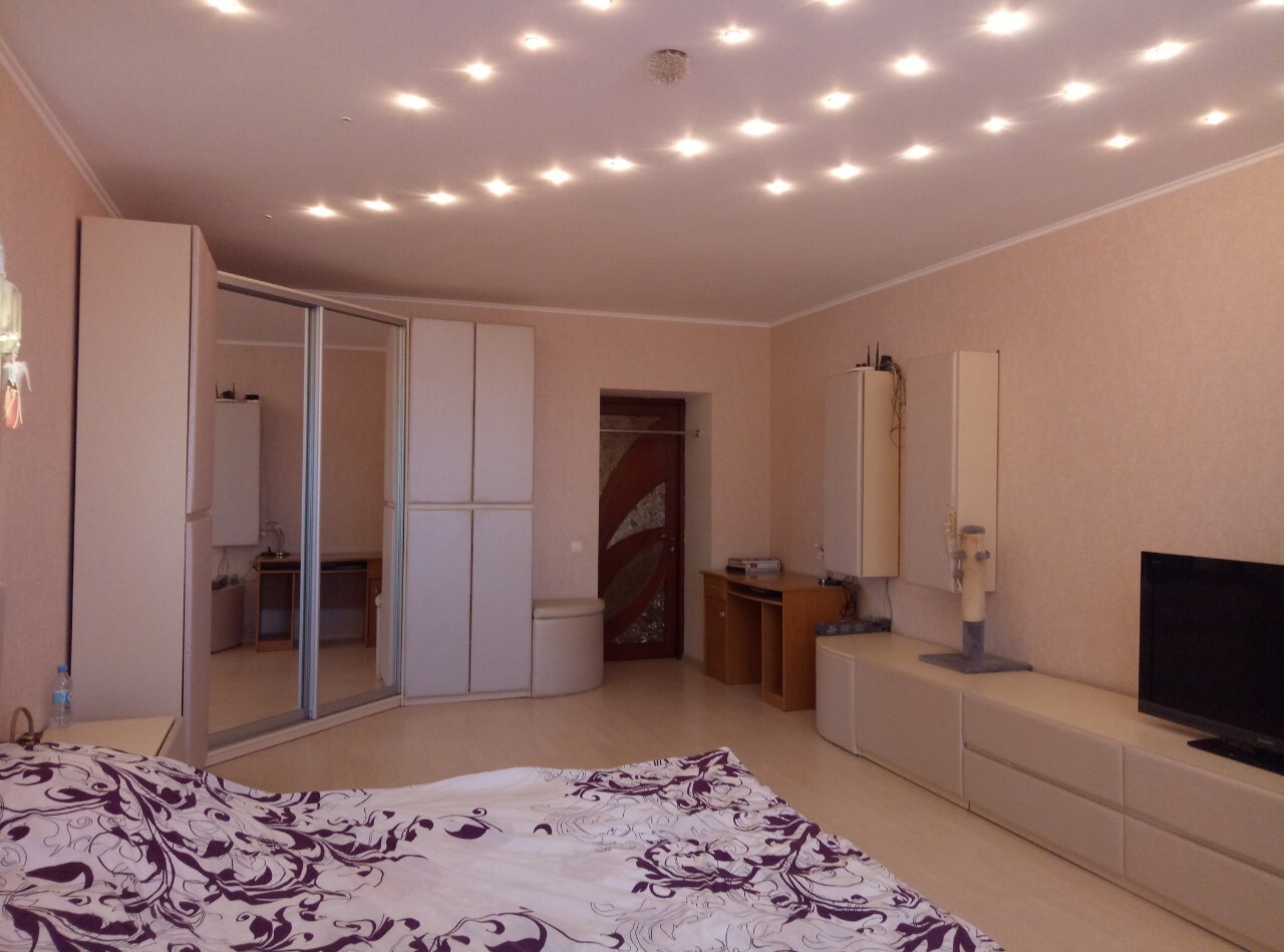 Продажа 3-комнатной квартиры 150 м², Тополевая ул., 26