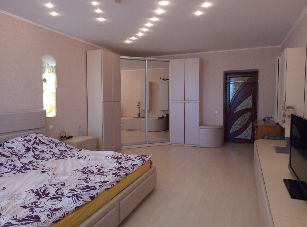 Продажа 3-комнатной квартиры 150 м², Тополевая ул., 26