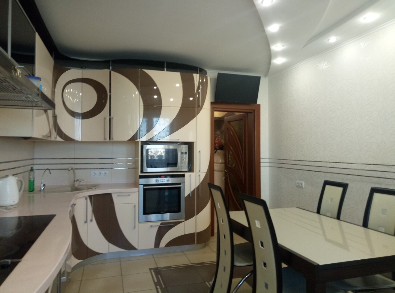 Продажа 3-комнатной квартиры 150 м², Тополевая ул., 26