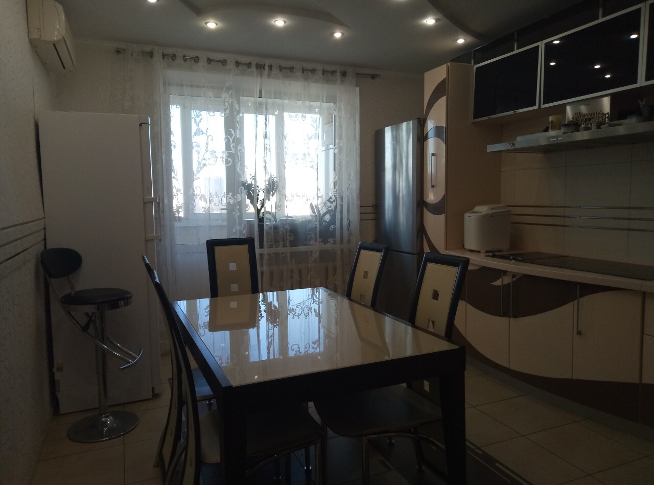 Продажа 3-комнатной квартиры 150 м², Тополевая ул., 26