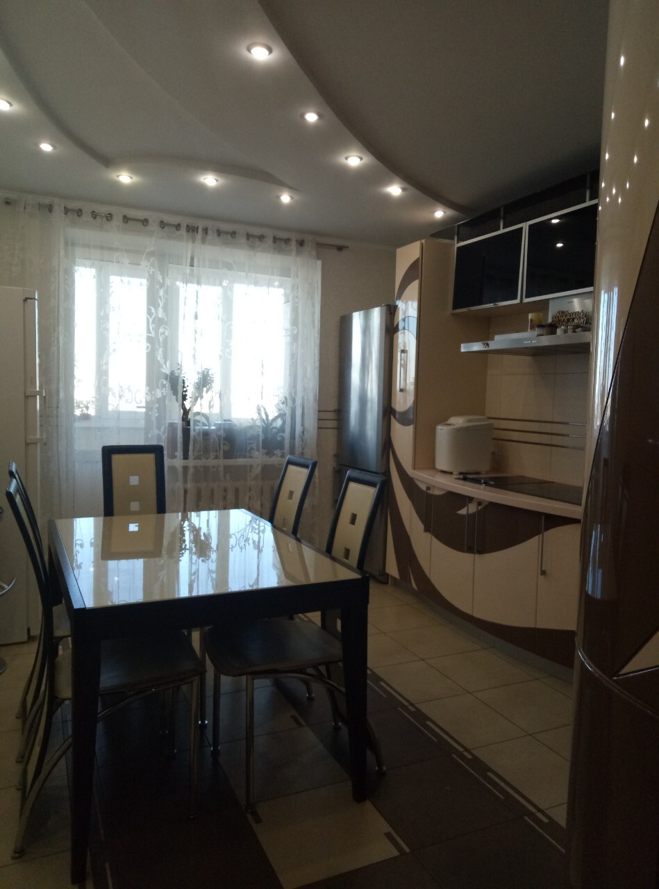 Продажа 3-комнатной квартиры 150 м², Тополевая ул., 26