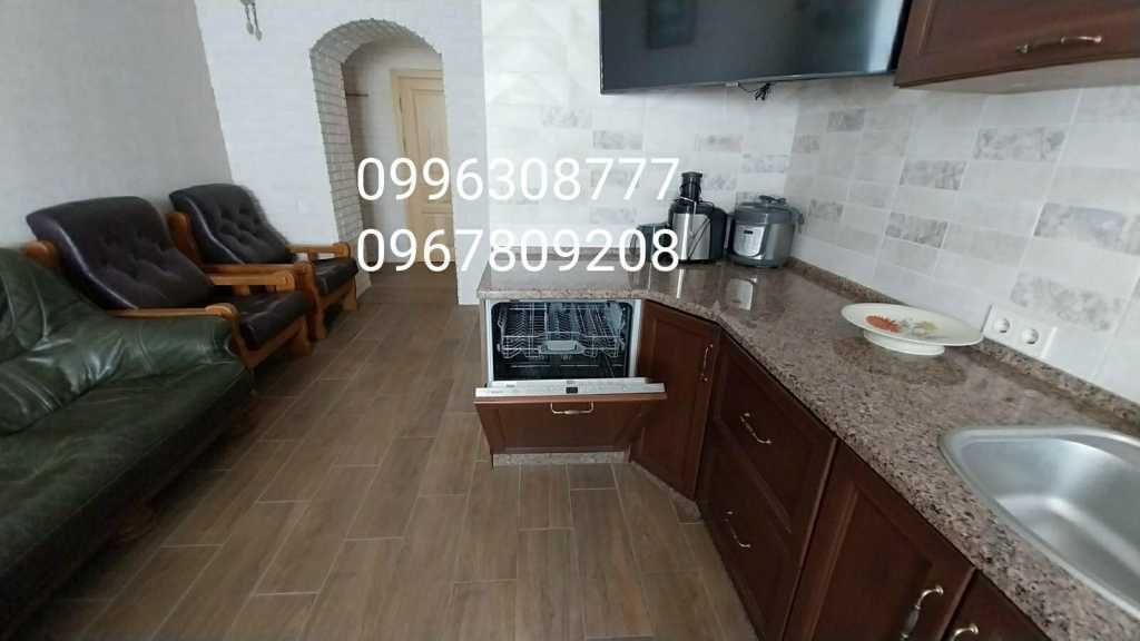 Продажа 3-комнатной квартиры 94 м², Искринский пер., 19