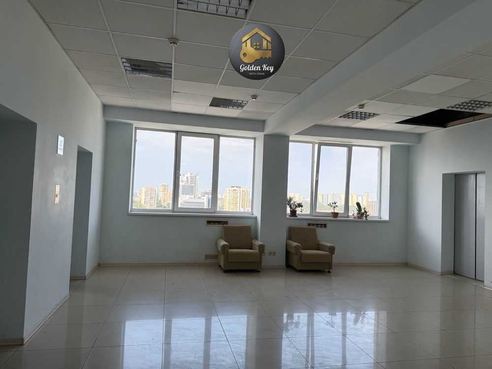 Продажа офиса 40.9 м², Евгения Сверстюка ул., 11