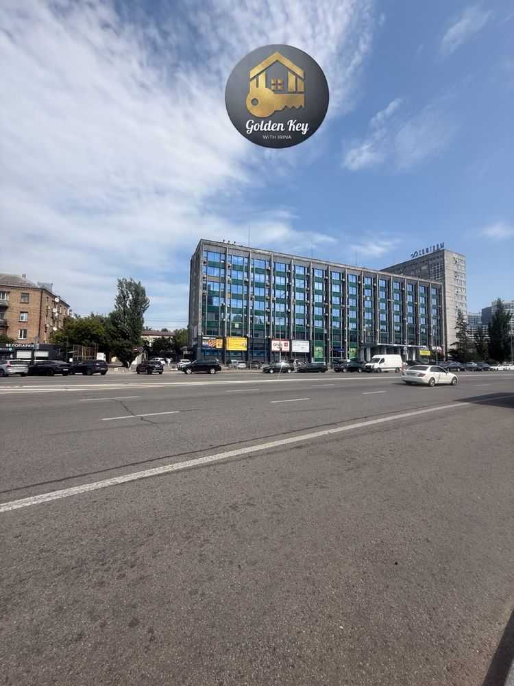 Продажа офиса 40.9 м², Евгения Сверстюка ул., 11