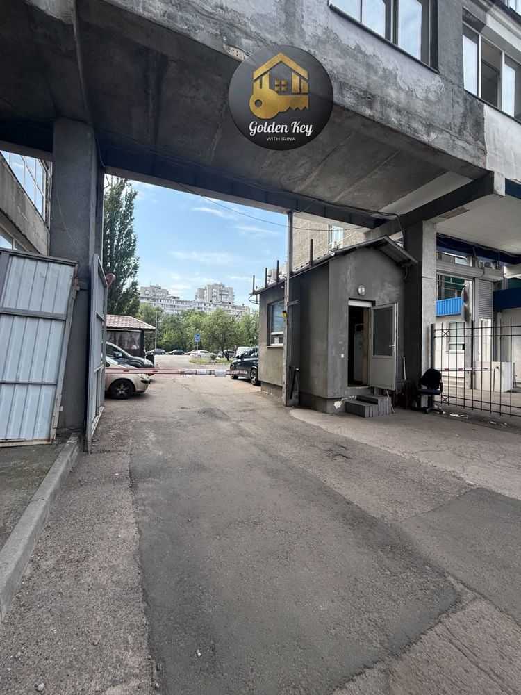 Продажа офиса 39.7 м², Евгения Сверстюка ул., 11