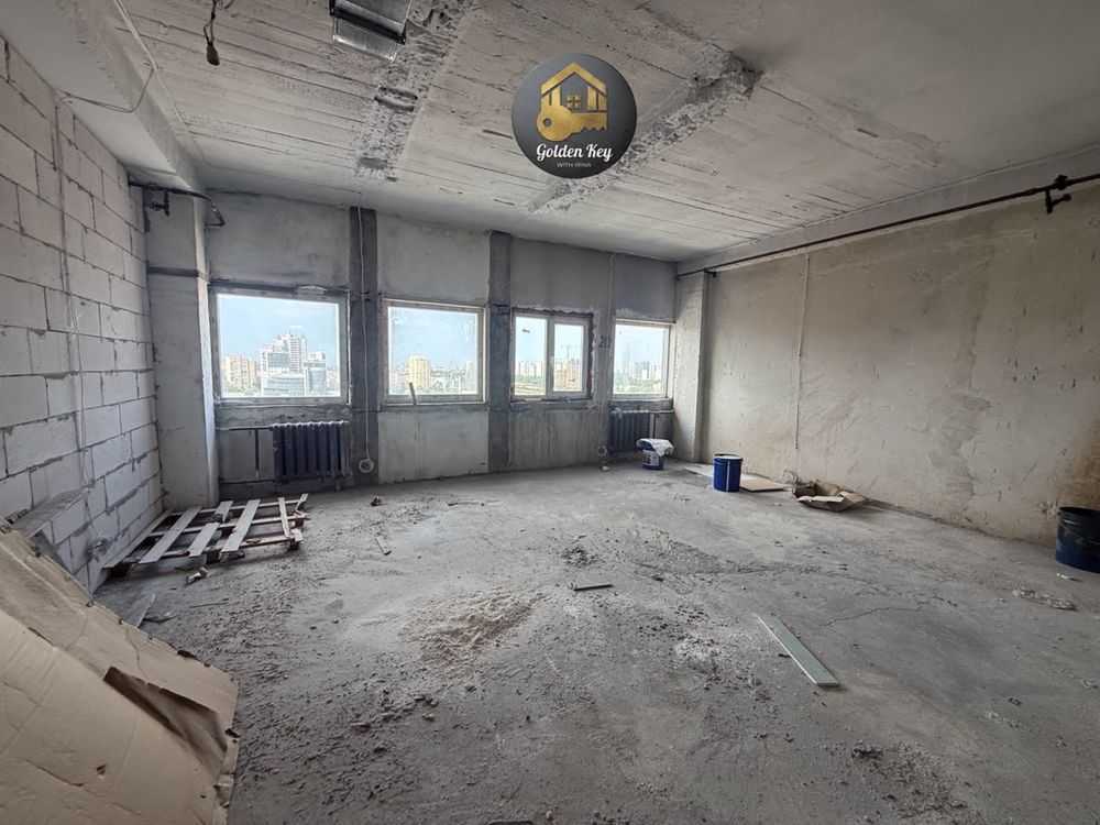 Продажа офиса 40.7 м², Евгения Сверстюка ул., 11