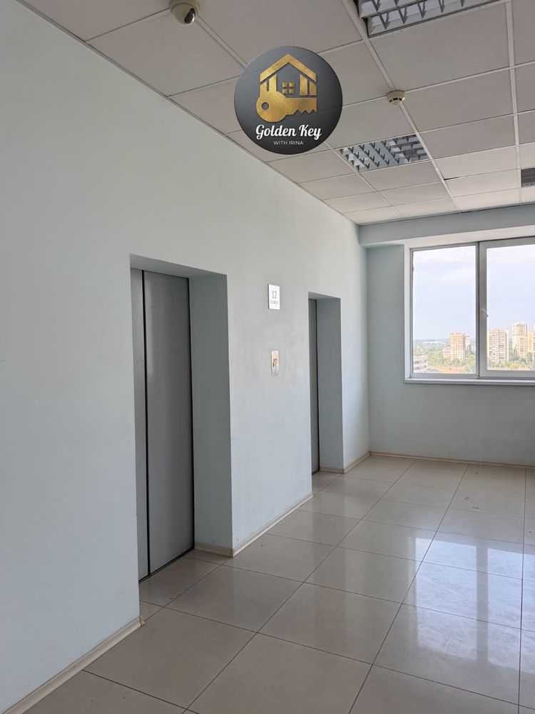 Продажа офиса 40.7 м², Евгения Сверстюка ул., 11