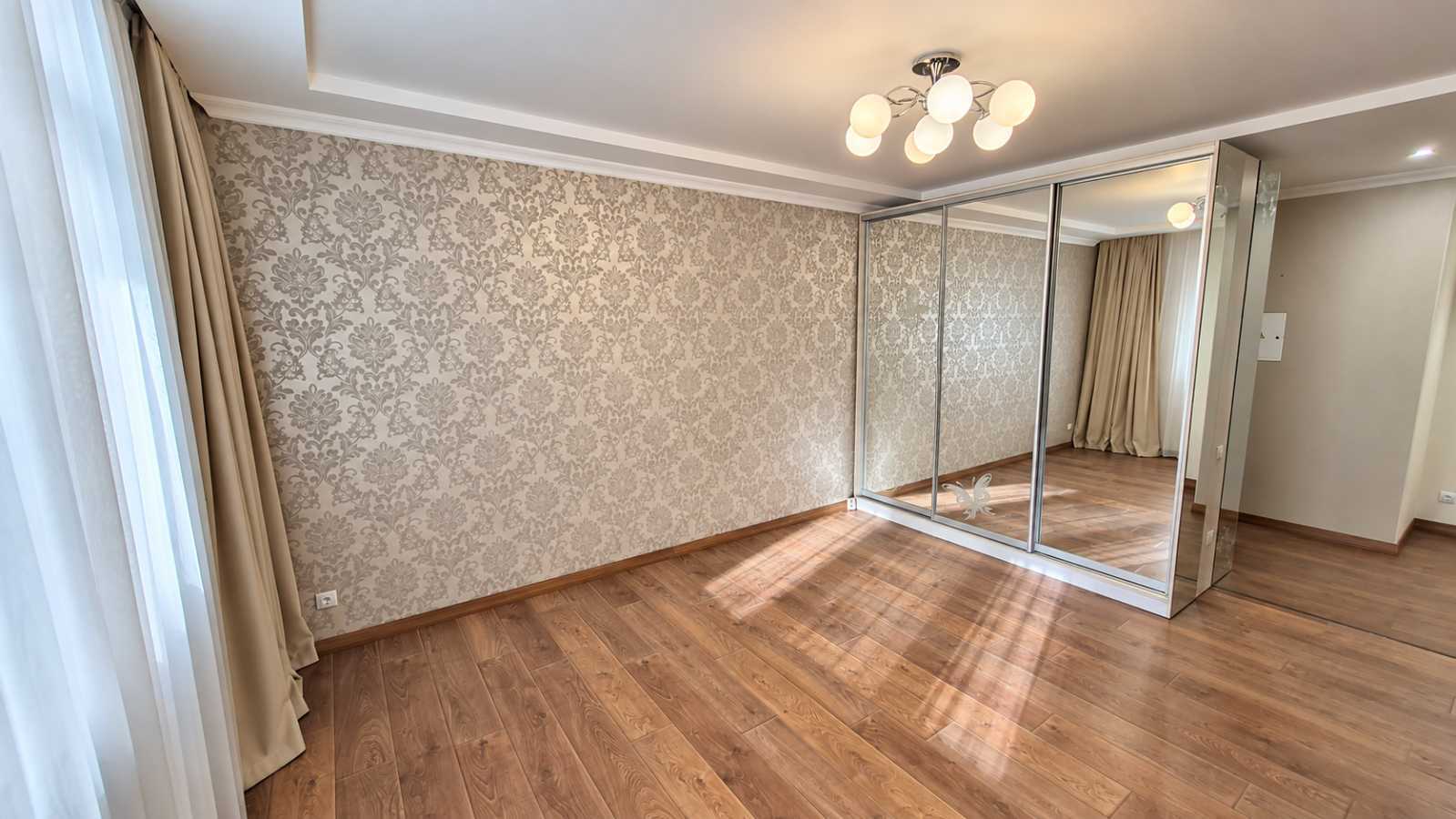 Продажа 1-комнатной квартиры 52 м², Михаила Донца ул., Ломоносова, 48