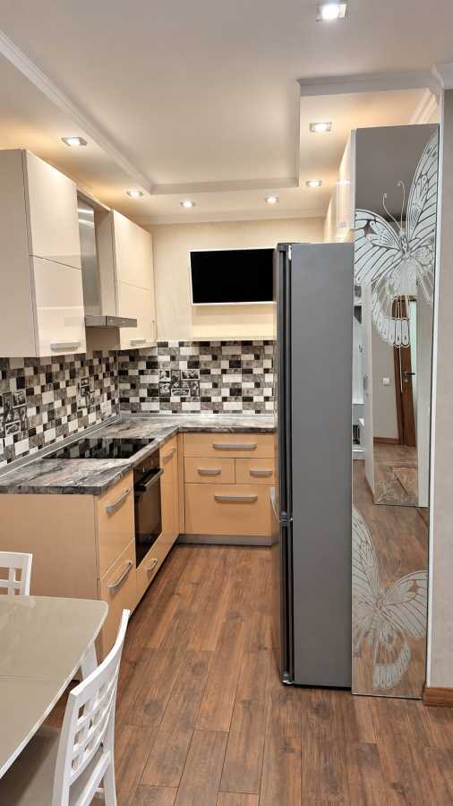 Продажа 1-комнатной квартиры 52 м², Михаила Донца ул., Ломоносова, 48