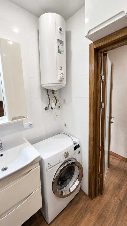 Продажа 1-комнатной квартиры 52 м², Михаила Донца ул., Ломоносова, 48