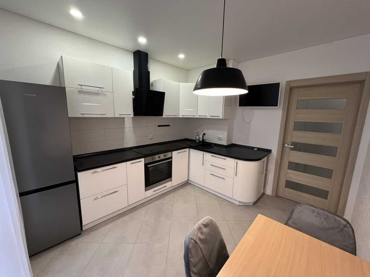 Оренда 1-кімнатної квартири 42 м², Чорновола вул., 6А
