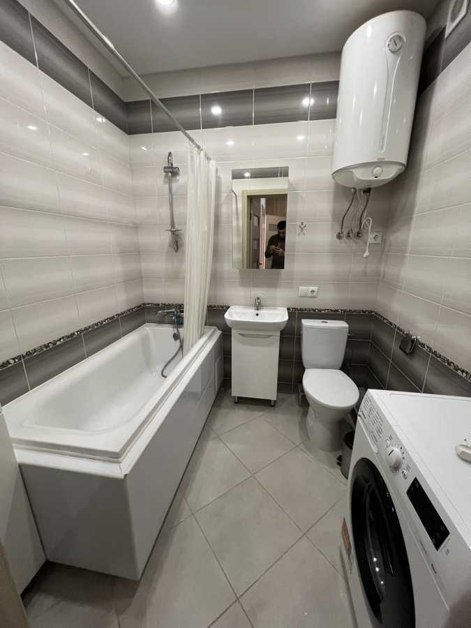 Оренда 1-кімнатної квартири 42 м², Чорновола вул., 6А