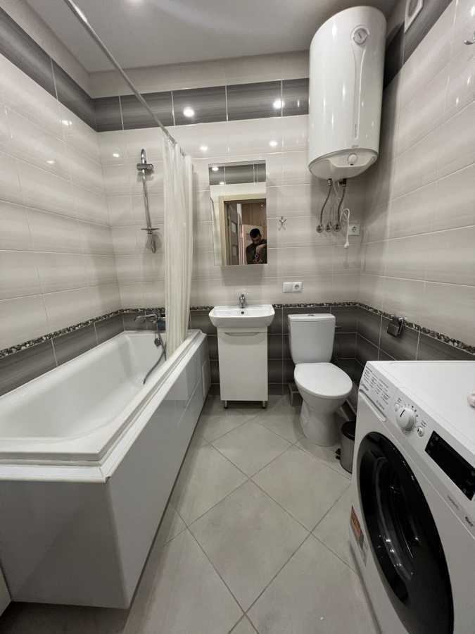 Оренда 1-кімнатної квартири 42 м², Чорновола вул., 6А