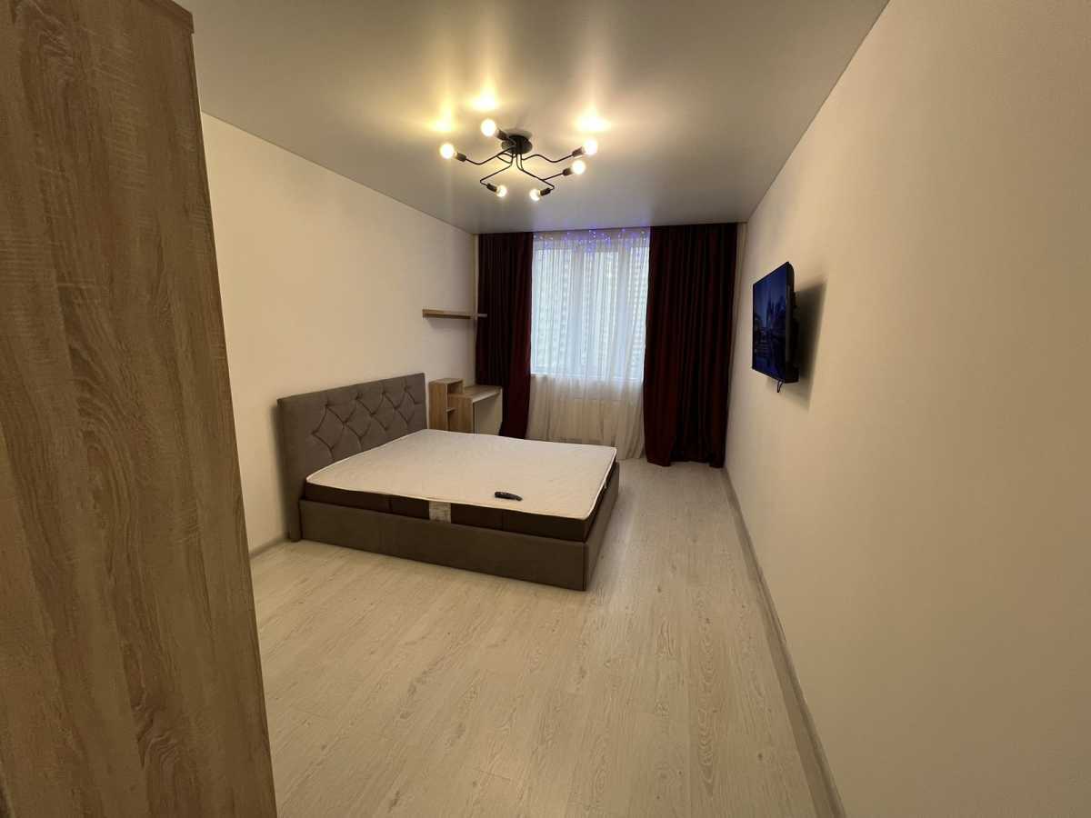 Оренда 1-кімнатної квартири 42 м², Чорновола вул., 6А