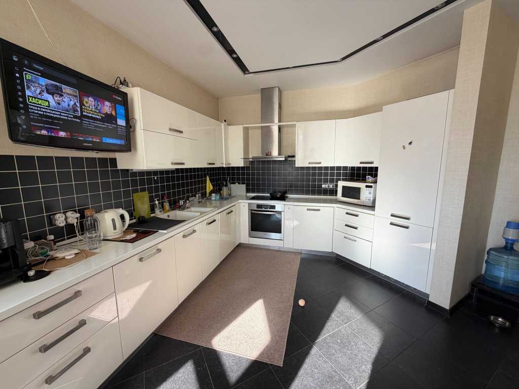 Оренда 4-кімнатної квартири 178 м², Старонаводницька вул., 13