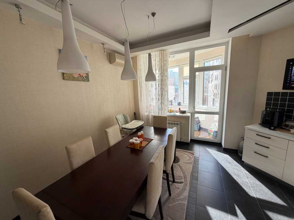 Оренда 4-кімнатної квартири 178 м², Старонаводницька вул., 13