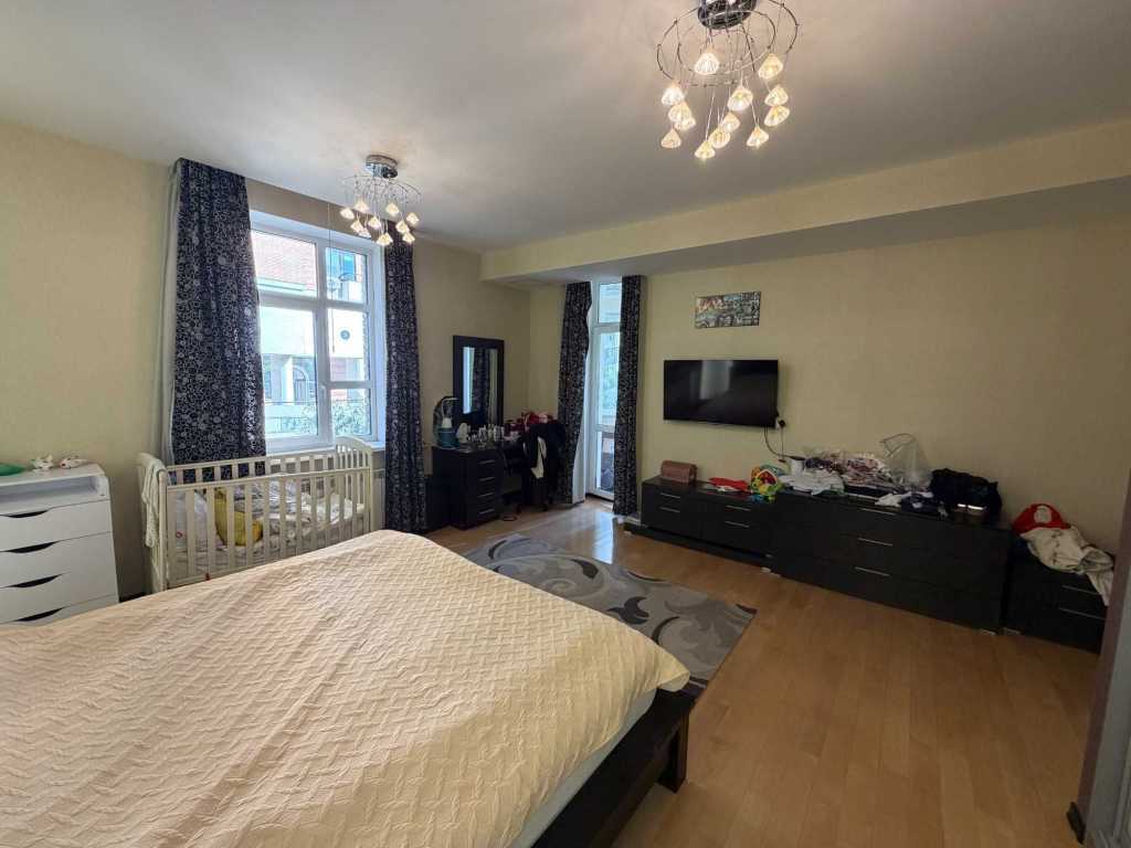 Оренда 4-кімнатної квартири 178 м², Старонаводницька вул., 13