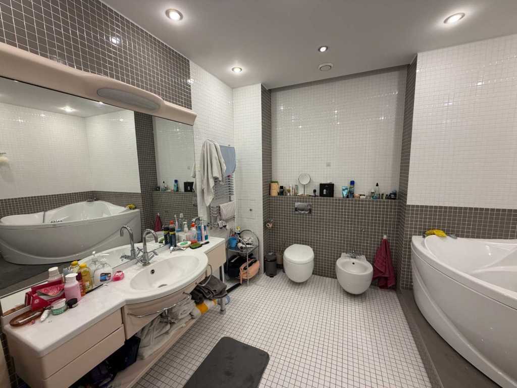 Оренда 4-кімнатної квартири 178 м², Старонаводницька вул., 13