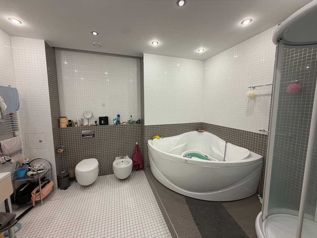 Оренда 4-кімнатної квартири 178 м², Старонаводницька вул., 13