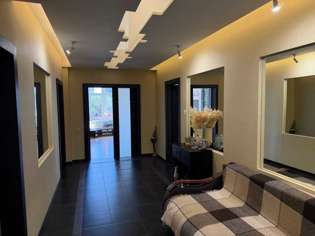 Оренда 4-кімнатної квартири 178 м², Старонаводницька вул., 13