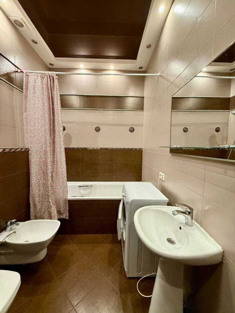 Оренда 2-кімнатної квартири 47 м², Панаса Мирного вул., 9Б