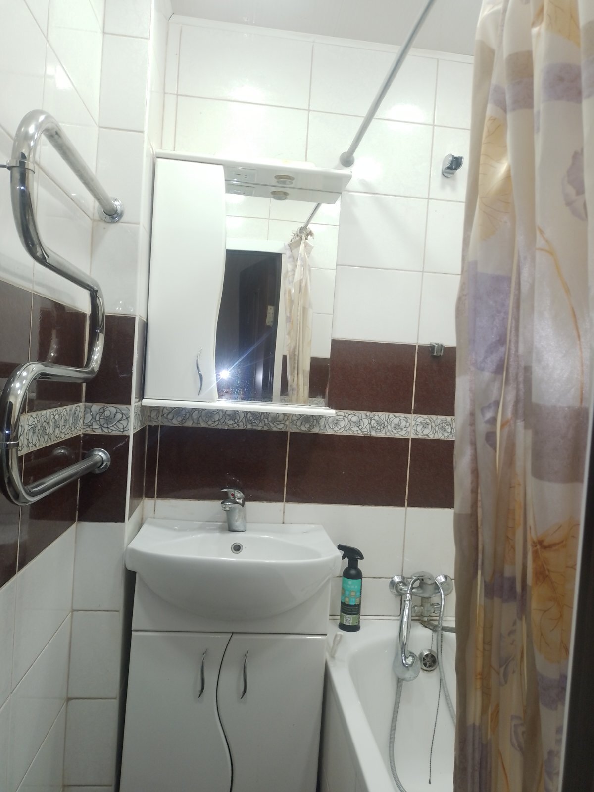 Оренда 3-кімнатної квартири 60 м², Симиренка вул., 5