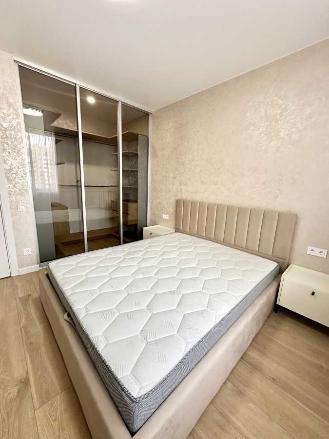 Оренда 2-кімнатної квартири 74 м², Олександра Олеся вул., 2-Б