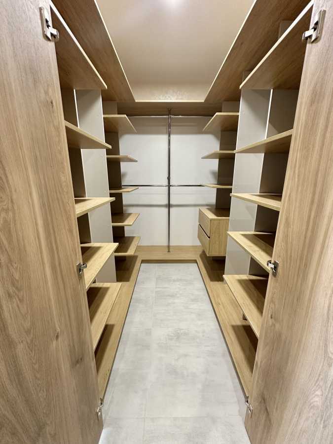 Оренда 2-кімнатної квартири 74 м², Олександра Олеся вул., 2-Б