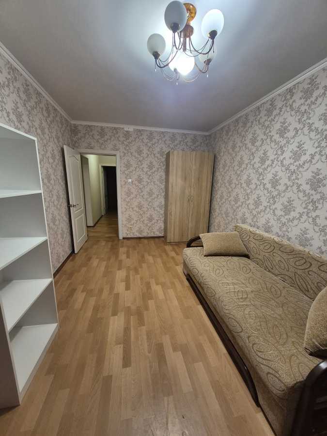 Оренда 3-кімнатної квартири 90 м², Милославська, 12