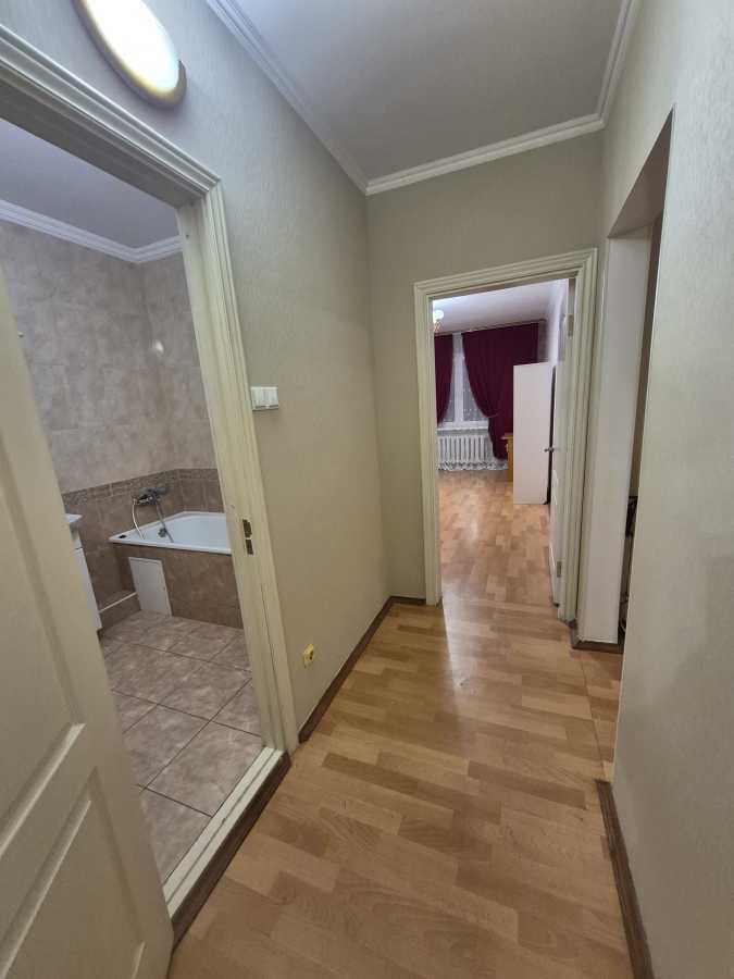 Оренда 3-кімнатної квартири 90 м², Милославська, 12