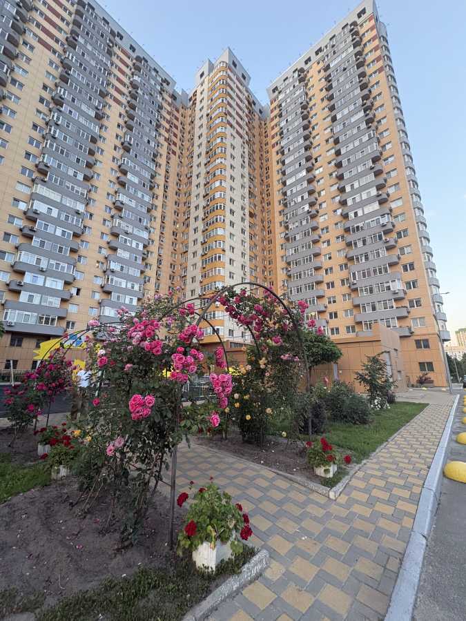 Оренда 1-кімнатної квартири 43 м², Юрія Кондратюка вул., 5