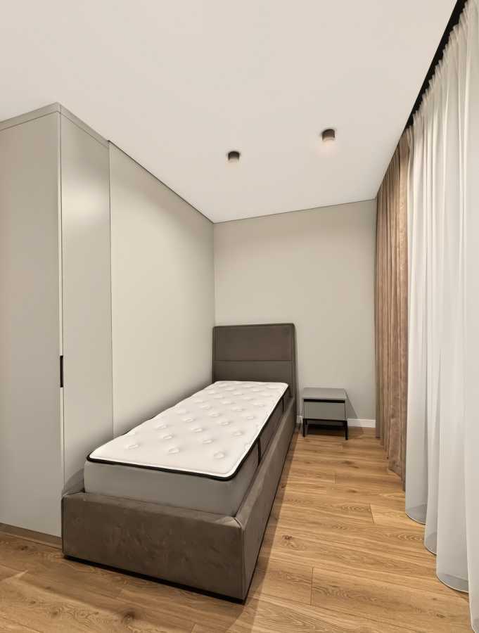Продажа 3-комнатной квартиры 92 м², Садовая ул., 1б