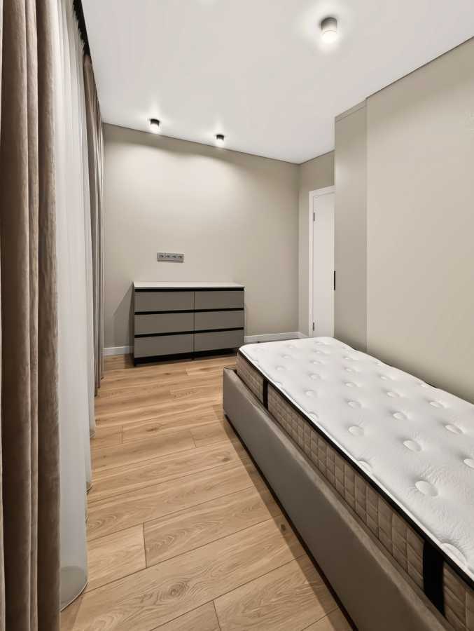 Продажа 3-комнатной квартиры 92 м², Садовая ул., 1б