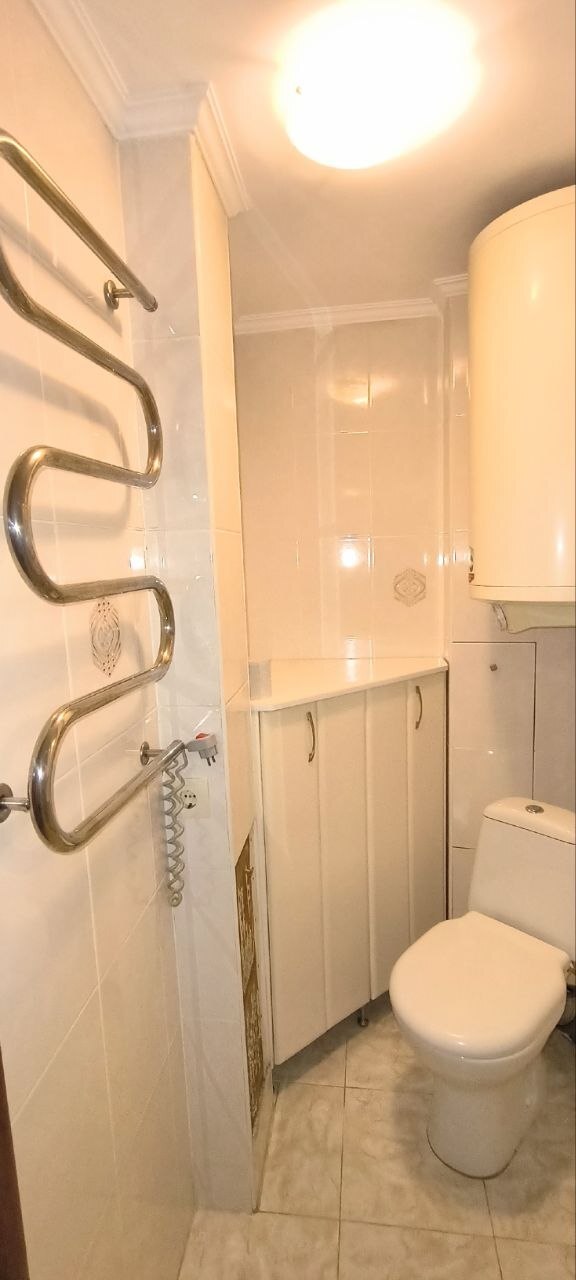 Продаж 1-кімнатної квартири 34 м², Академіка Глушко просп.