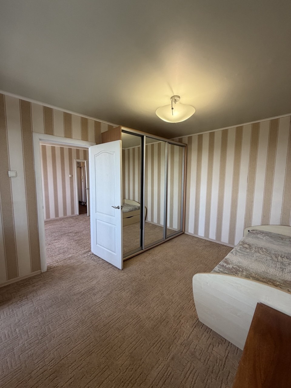 Продаж 3-кімнатної квартири 58 м², Набережна Перемоги вул.