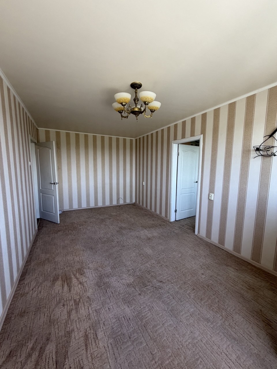 Продаж 3-кімнатної квартири 58 м², Набережна Перемоги вул.
