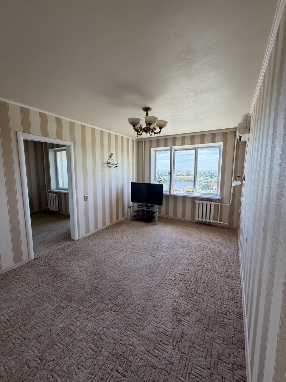 Продаж 3-кімнатної квартири 58 м², Набережна Перемоги вул.