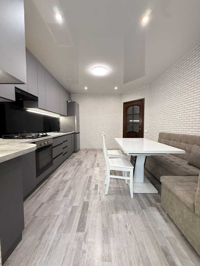 Продажа 2-комнатной квартиры 62.5 м², Жулянская ул., 1-Б