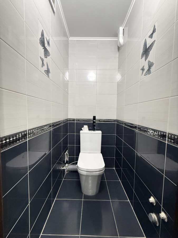 Продажа 2-комнатной квартиры 62.5 м², Жулянская ул., 1-Б
