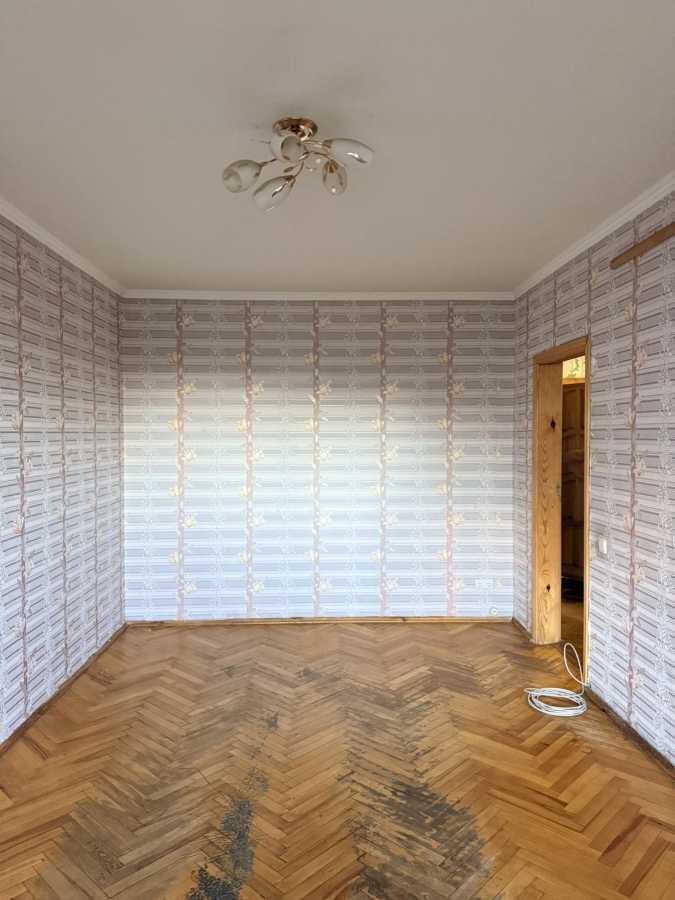 Продажа 3-комнатной квартиры 76 м², Академика Заболотного ул., 106