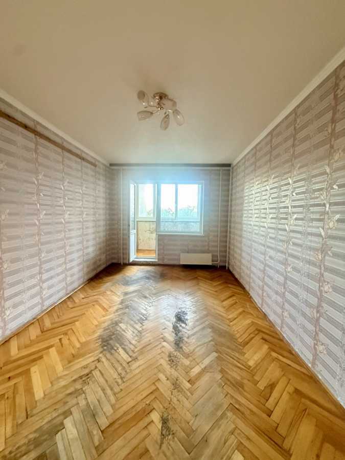 Продажа 3-комнатной квартиры 76 м², Академика Заболотного ул., 106