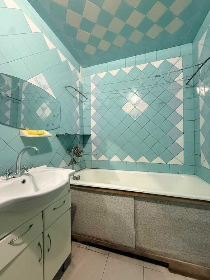 Продажа 3-комнатной квартиры 76 м², Академика Заболотного ул., 106