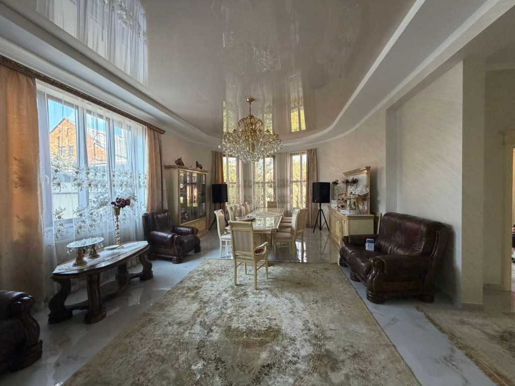 Продажа дома 280 м², Варшавская ул.