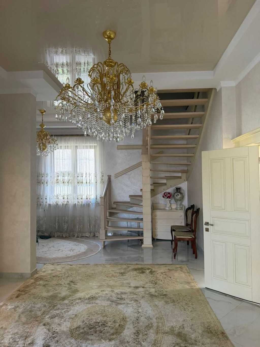 Продажа дома 280 м², Варшавская ул.