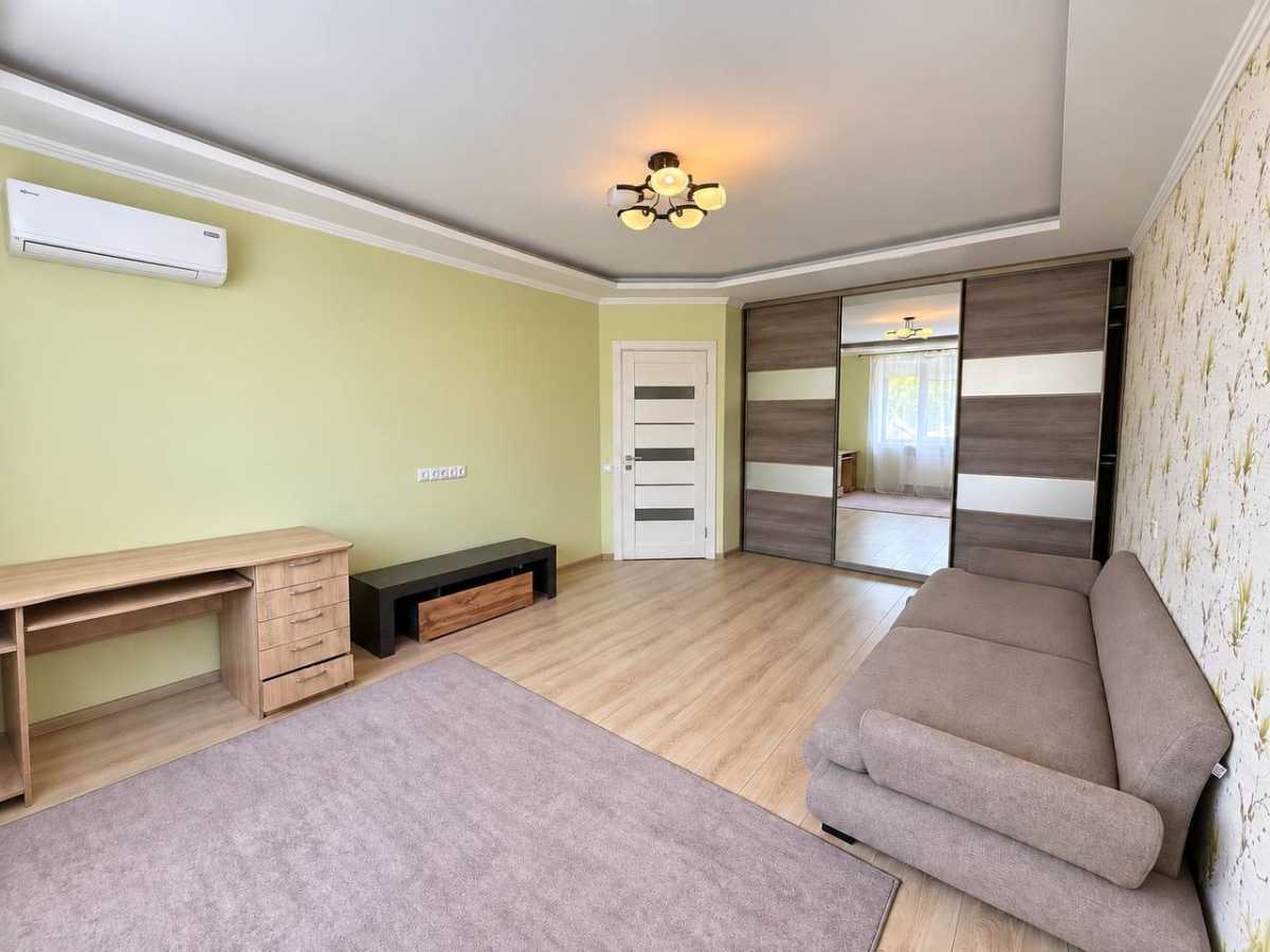Продажа 1-комнатной квартиры 42.2 м², Котляревского ул., 31Б